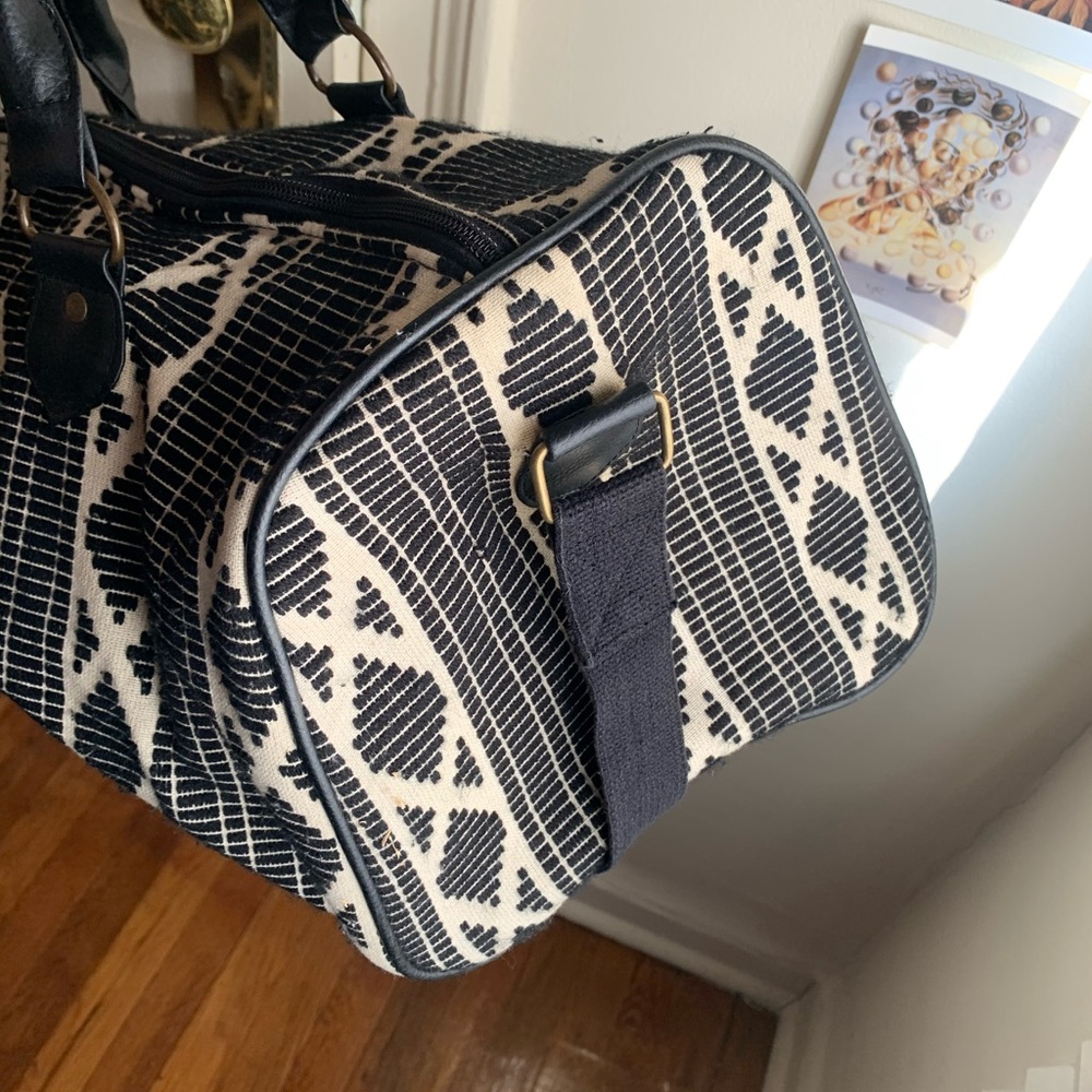 Mossimo Duffle - Picture 2 of 7